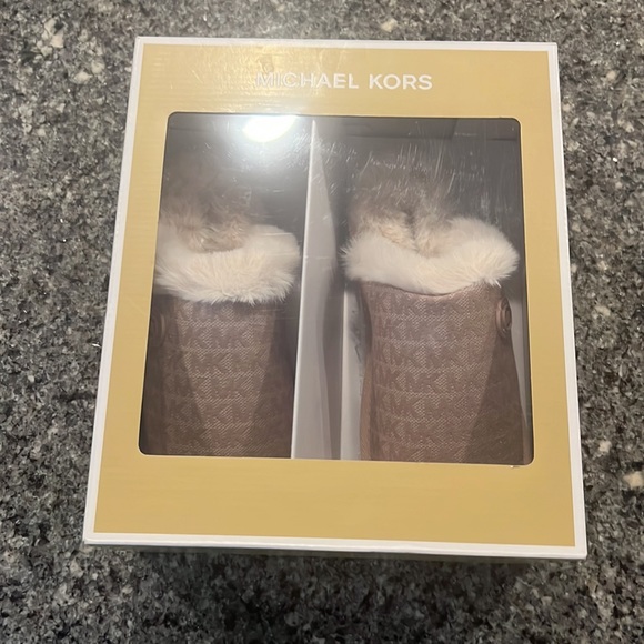 Michael Kors Janis Slipper - Picture 6 of 6